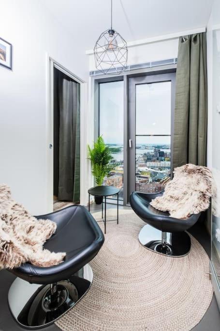 21st Floor Oceanfront Luxury - Gym Apartment