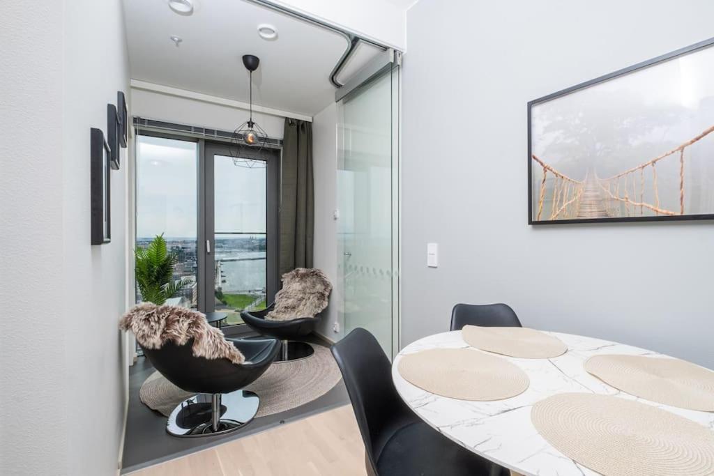 21st Floor Oceanfront Luxury - Gym Helsinki